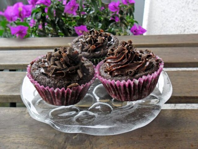Devil’s food chocolate muffin