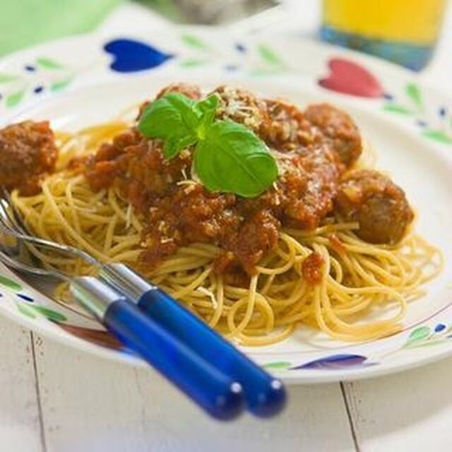 Italienska köttbullar med spagetti