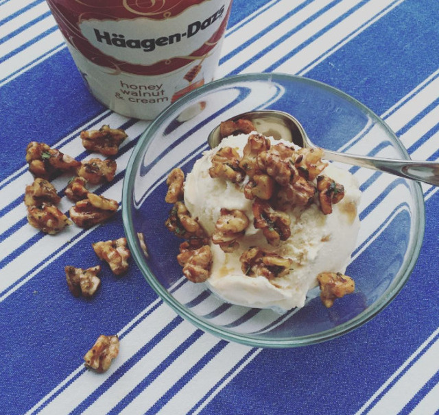 Häagen-Dazs nya smak, Honey, walnut and cream - och mina honungsrostade valnötter med rosmarin och flingsalt