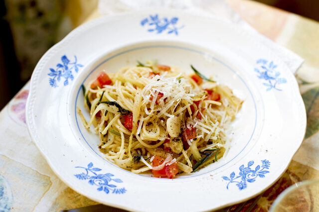 Spaghetti med fänkål, tomat och vitt vin