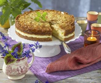 Lyxig toscakaka med vaniljkräm och lemon curd