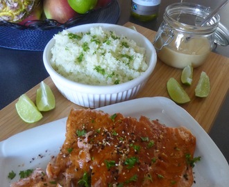 Varmrökt lax, blomkålsris och mango chutneysås