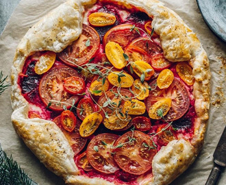 Galette/ Pizza med tomat och rödbeta