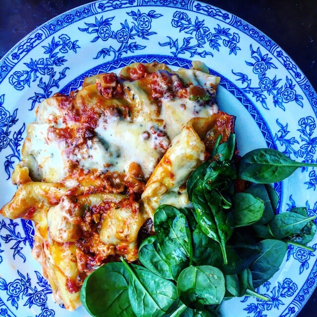 Vegansk lasagne med soltorkad tomat, zucchini och ostkräm