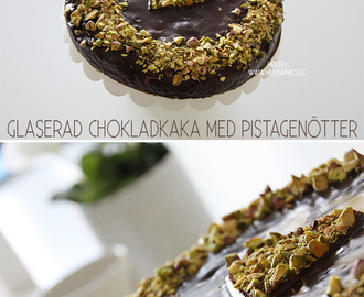 Sanslöst god Chokladkaka med chokladglasyr & pistagenötter