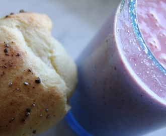 Kalljäst brioche med syrlig smoothie