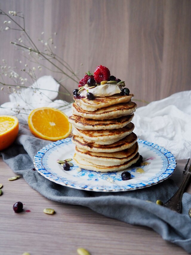 Vegan American Pancakes with Coconut Yoghurt, Maple Syrup and Blueberries
