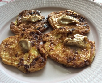 Kesoplättar med kanelsmör till frunch