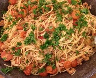 Pasta med räkor och chili