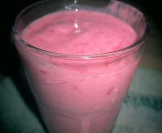 Iskall hallonsmoothie