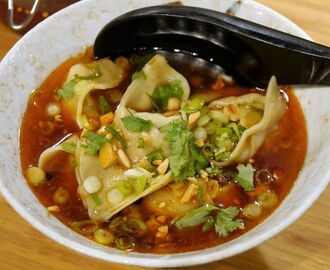 Sichuansk wontonsoppa - Red oil chao shou (抄手)