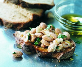 Bruschetta med borlottibönor och citron