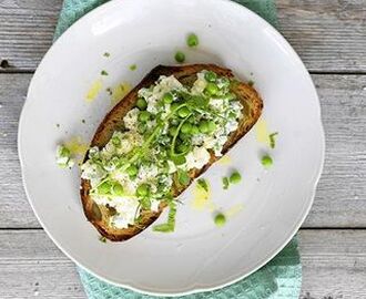 Bruschetta med gröna ärtor