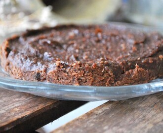 Hälsosam chokladkaka med dadlar och bönor