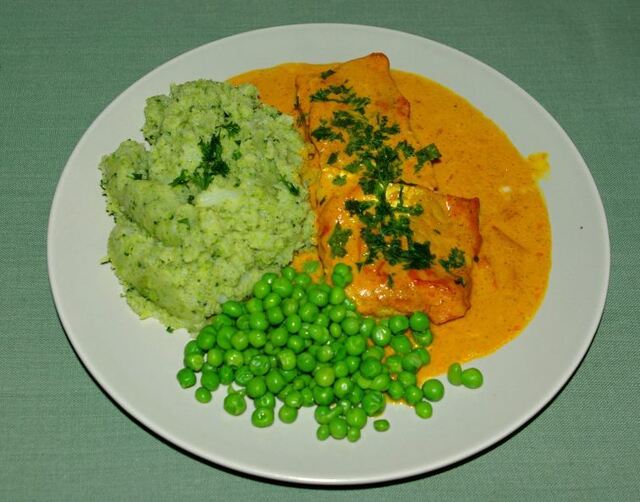 Curryfisk med blomkål/broccolimos