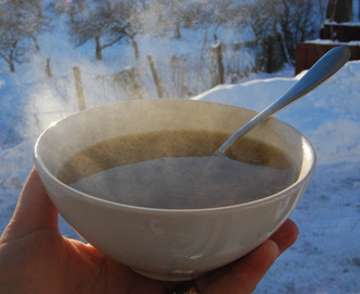 Koka soppa på en spik - Gratinerad löksoppa