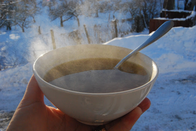 Koka soppa på en spik - Gratinerad löksoppa