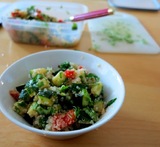 kvinoa salaatti