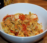 pasta med skalldyr og tomatsaus