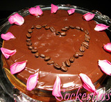 tårta med flera lager choklad