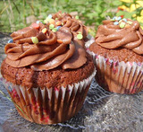 choklad cupcakes med vit choklad och philadelphia frosting