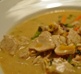 thailändsk kyckling fisksås kokosmjölk röd currypasta