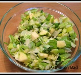 salat med spidskål og æbler
