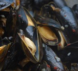 musslor med chili vitlök och persilja