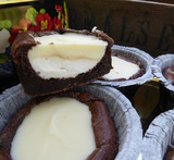 kladdiga chokladmuffins med vit choklad