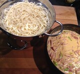 pasta med krämig skinksås
