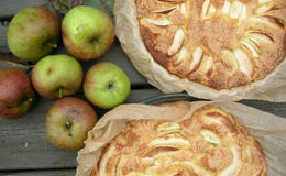 Bagt æblekage