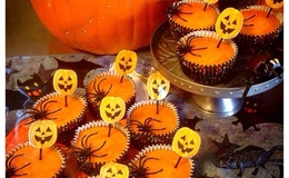 Halloween cupcake med spindlar