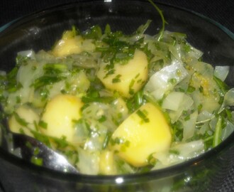 Kold Kartoffelsalat med Spidskål og Krydderurter (og billige asiatiske produkter)