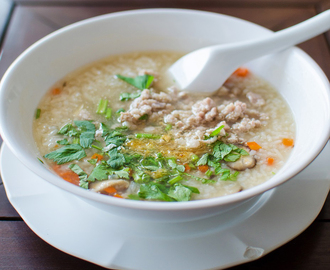 Rissuppe med svinekød (Khao Tom muh) - opskrift - Lav thai mad
