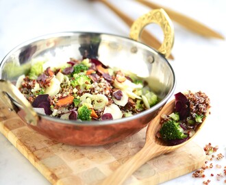 quinoasalat m broccoli og røde gulerødder
