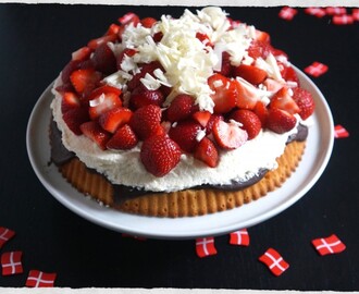 Danish summer strawberry pie