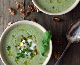 Kold agurk/avocado-suppe med valnødder og skyr – sommerhit!