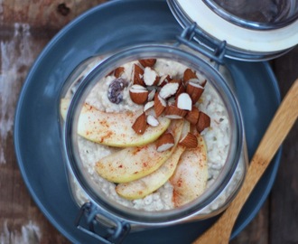 Køleskabsgrød - Bircher-mysli med æbler og nødder