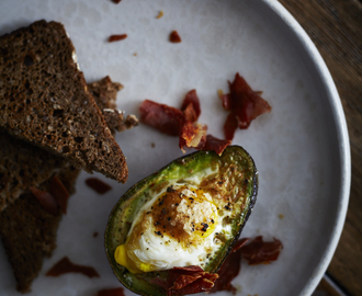 Sundaymornings! – bagt avocado med æg