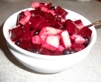 Rødbedesalat med bær, årstidens salat.
