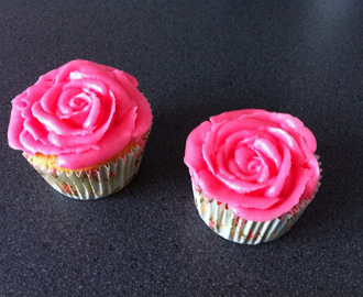 Rosen-cupcakes fra Hummingbird