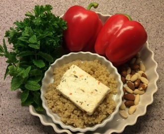 Peberfrugter med fyld af quinoa, feta, mandler og andet godt