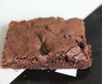 Nem, lækker og syndig brownie :)