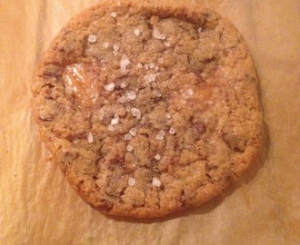 Chokolade-cookies med karamel og salt {..en perfekt kombination!}