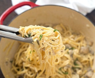 One-Pot Chicken and Mushroom Fettuccine Alfredo