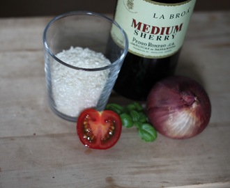 Risotto med tomat, basilikum og gedeost