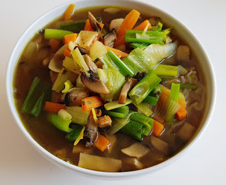 Ramen med Nudler og Grøntsager