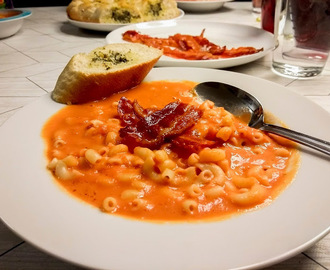 Nem tomatsuppe med pasta