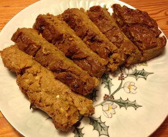 Pumpkin Cake with Zuccini & Apple