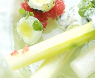 asparges med ”kaviar”, vagtelæg og limecreme